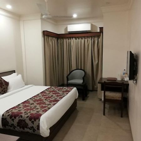 Hotel Ashish International Bhilai Kültér fotó