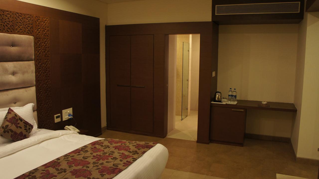 Hotel Ashish International Bhilai Kültér fotó