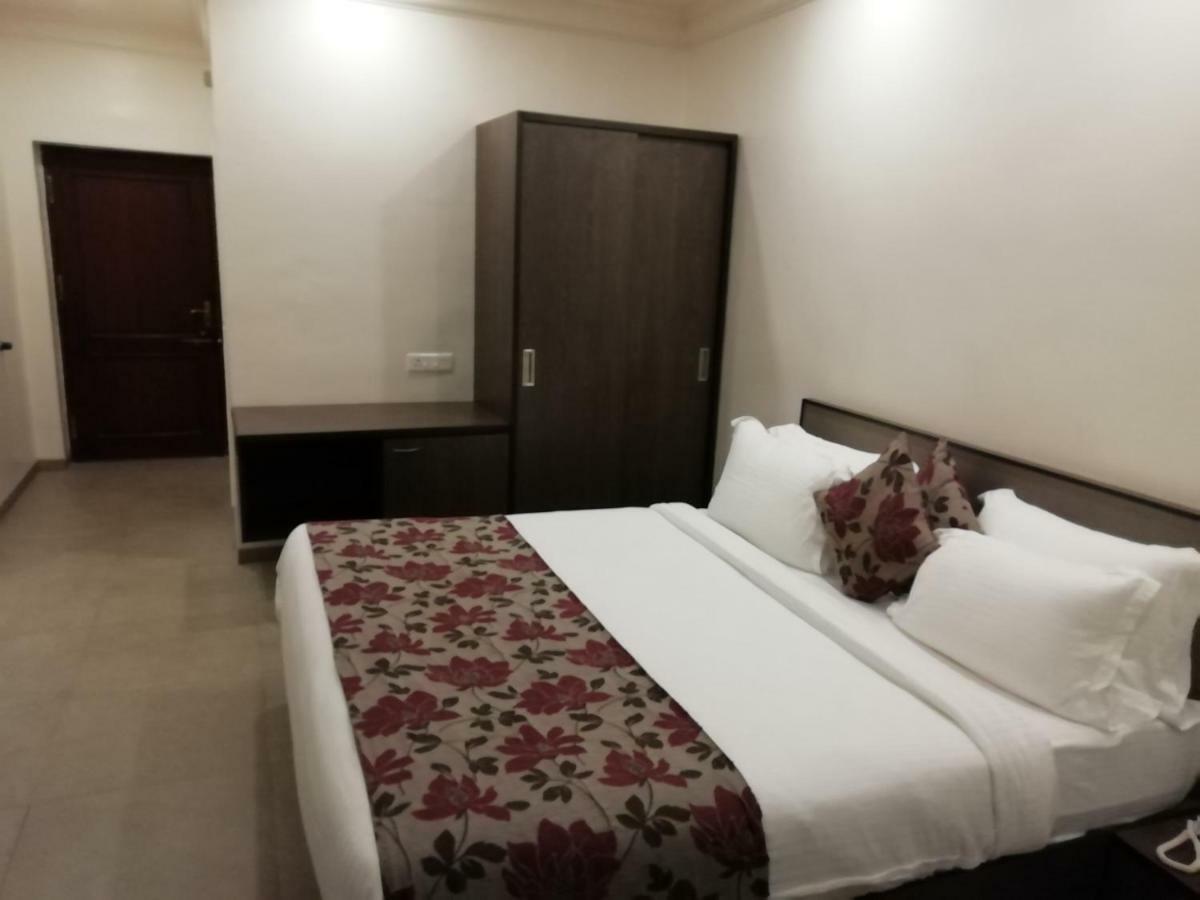 Hotel Ashish International Bhilai Kültér fotó