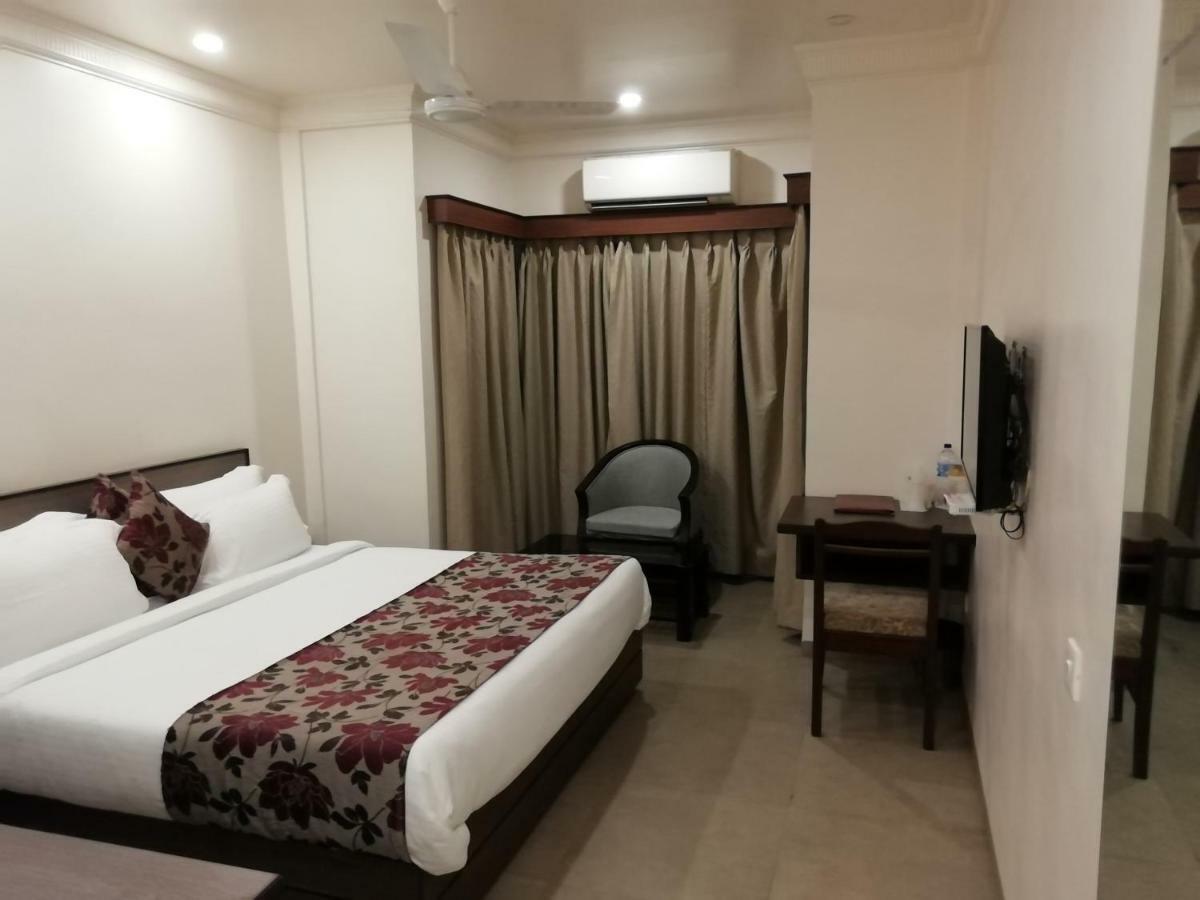 Hotel Ashish International Bhilai Kültér fotó